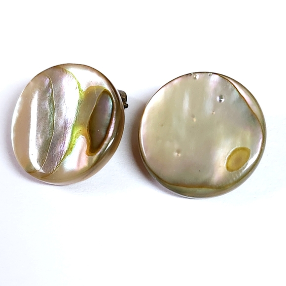 MOP Clip On Earrings Japan Fashion Jewelry - Picture 1 of 3